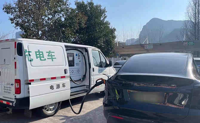 兰山区汽车搭电